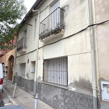 Stadthaus im Zentrum des Dorfes Sant Pere Pescador