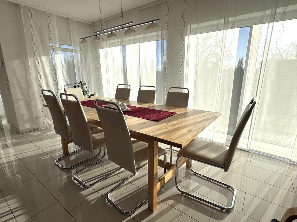 Immobilie in Pfalzgrafenweiler - Hochwertiges Einfamilienhaus – seniorengerecht, energieeffizient & bestens gepflegt - Bild 2