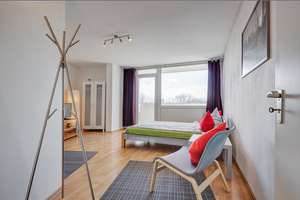 Möbliert: Helles Apartment mit Südwest-Balkon – Die vollständige Adresse der Immobilie erhältst du vom Anbieter., 81379 Obersendling, München – Vorschaubild 2