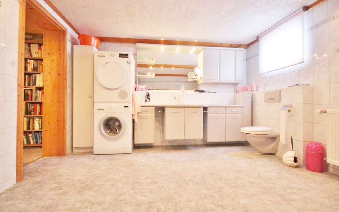 Immobilie in Hinterschmiding - "Für Menschen, die das Besondere lieben"
Liebevolles Unikat mit 2 Garagen, großzügigem Grundstück u - Bild 16