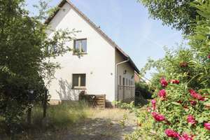Ein Haus, viele Möglichkeiten: Zweifamilienhaus in ruhiger Lage in Flechtingen – Die vollständige Adresse der Immobilie erhältst du vom Anbieter., 39345 Flechtingen – Vorschaubild 1