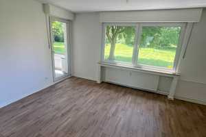 Helle Wohnungen mit Seniorenbadewanne und Balkon im grünen Zinkhüttenpark! – August-Thyssen-Straße 53, 47166 Duisburg – Vorschaubild 4