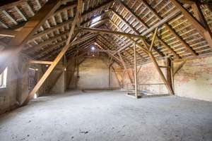 Bauernhaus mit Stallgebäude in Weixdorf: wer schleift diesen Rohdiamanten im Dresdner Norden? – Die vollständige Adresse der Immobilie erhältst du vom Anbieter., 1108 Weixdorf, Dresden – Vorschaubild 17