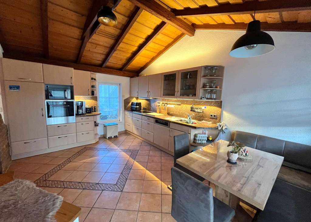 Immobilie in Contwig - *Neuer Preis* Attraktives Zweifamilienhaus in Contwig - Bild 4