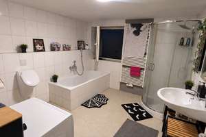 Ansprechende, neuwertige 3-Zimmer-Wohnung + Küche,Bad mit gehobener Innenausstattung in Ochsenfurt – 97199 Ochsenfurt – Vorschaubild 9
