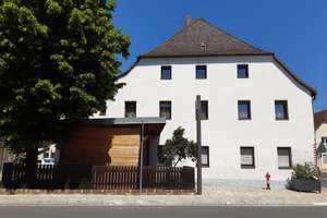 Denkmal-Highlight nahe Erlangen: Großzügige 5-Zimmer-Wohnung mit hohem Steuerspar-Potenzial! – Forchheimer Straße 7, 91083 Baiersdorf – Vorschaubild 2