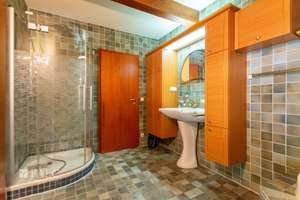 Großzügiges Einfamilienhaus im Split-Level-Stil mit Einliegeroption, Sauna und großem Garten – Beim Hochwald 22, 68305 Käfertal, Mannheim – Vorschaubild 20