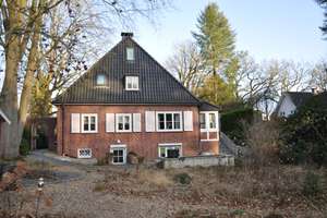 Einzigartige Rotklinker-Villa  in Ohlstedt – Die vollständige Adresse der Immobilie erhältst du vom Anbieter., 22397 Wohldorf-Ohlstedt, Hamburg – Vorschaubild 2