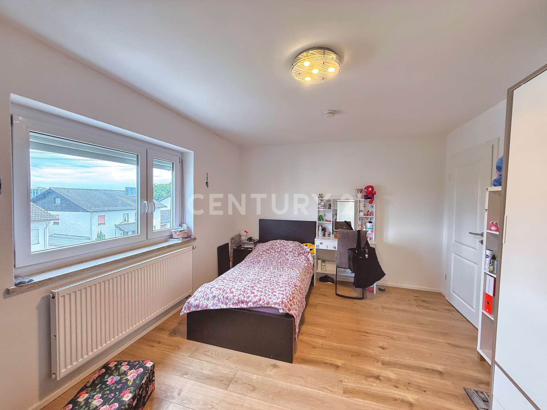 Immobilie in Ampfing - Zuhause mit XL-Potential: Modernisierte Wohnung + DG + Stellplatz - Bild 2