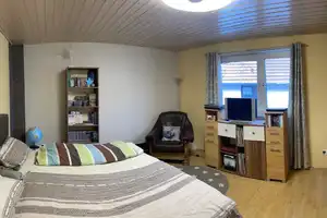 /// Doppelhaushälfte mit Wintergarten, Garage, Solaranlage und gepflegten Grundstück /// – Kassel (Kreis) – Vorschaubild 5