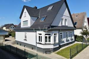 Exklusive Villa mit luxuriöser Maisonette-Wohnung & 2 Ferienwohnungen & vermieteter Gewerbeeinheit – Die vollständige Adresse der Immobilie erhältst du vom Anbieter., 17192 Waren (Müritz) – Vorschaubild 2