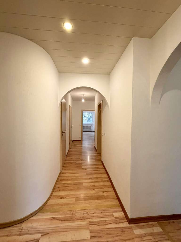 Attraktive, vollständig renovierte 5-Zimmer-Erdgeschosswohnung (117 m²) in Spardorf