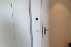 Eden Tower 23: Furnished Apartment | 20th Floor | Gym, Rooftop & 24/7 Concierge – Europa-Allee 11, 60327 Gallus, Frankfurt am Main – Vorschaubild 5