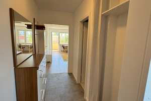 Sanierte, helle und möblierte 1-Zi.-Wohnung (34qm) mit großem Süd-Balkon und separater Küche – Landsberger Straße 431, 81241 München – Vorschaubild 4