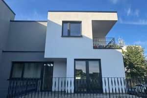 Lichtdurchflutete Wohnung | Offene Wohnküche | großzügige Terrasse – Steinrutschweg 9, 50767 Pesch, Köln – Vorschaubild 1