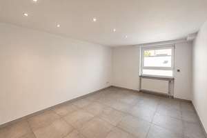 Stadtvilla mit Einliegerwohnung in Frankfurt 2 Garagen,2 Stellplätzen, Terrasse & Garten – 65931 Sindlingen, Frankfurt am Main – Vorschaubild 16