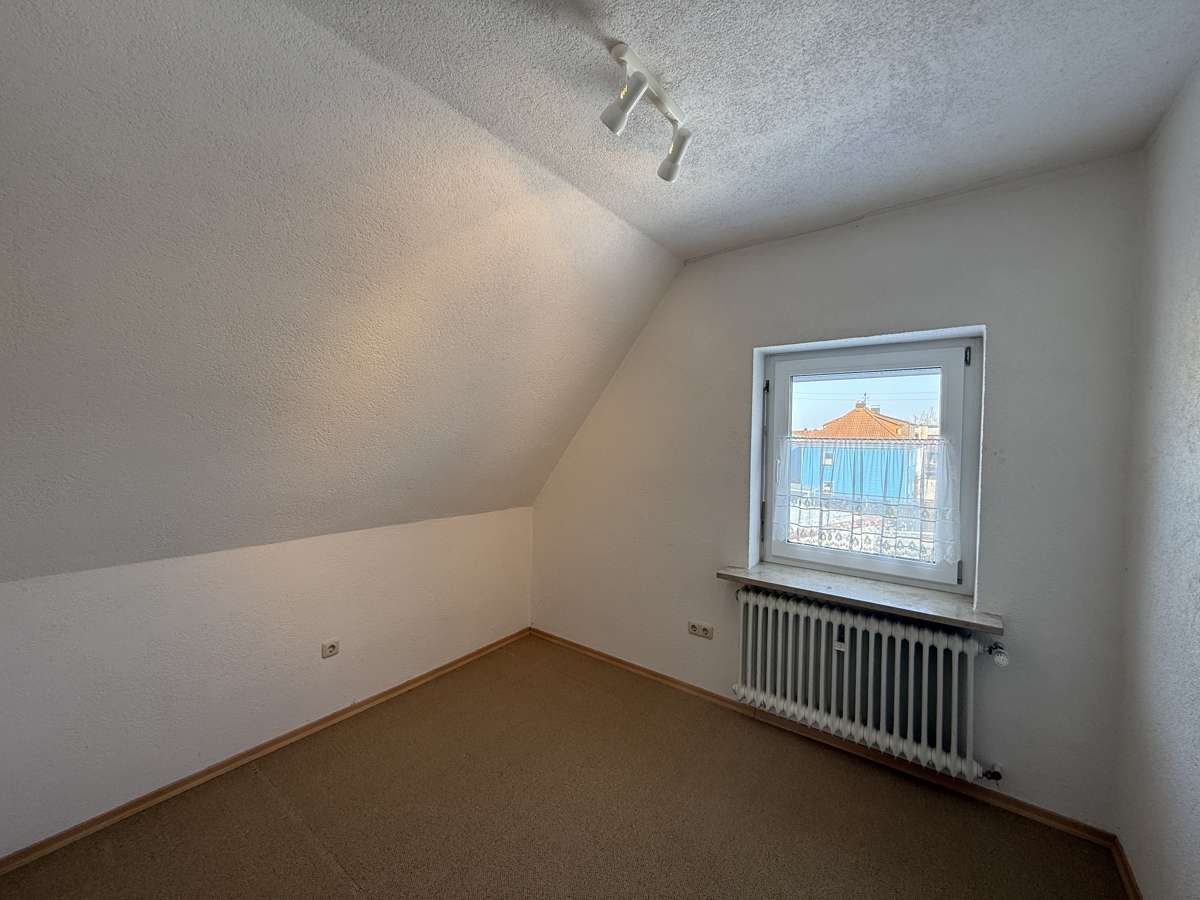 Immobilie in Mitterteich - Renovierungsbedürftiges Wohnhaus mit Garage in Mitterteich! - Bild 4