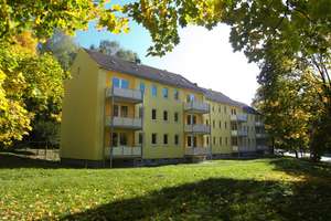 Wunderschöne 3-Raum-Wohnung nahe Parkanlage – Altenhainer Str. 1b, 9126 Bernsdorf, Chemnitz – Vorschaubild 1