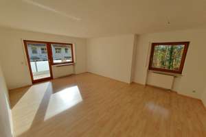 2 Zi.-Wohnung / Süd-Balkon / Tageslicht-Bad / Dusche + Badewanne / 2x Waschbecken / Kellerabteil