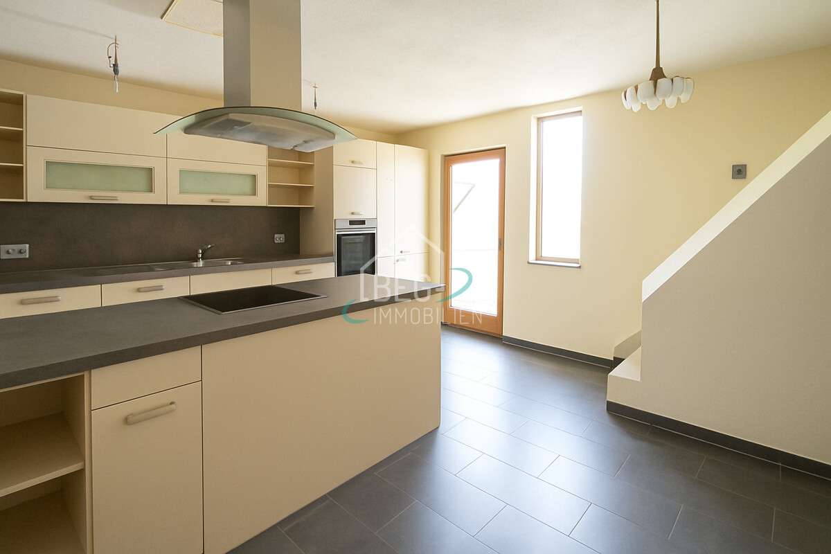 Immobilie in Michelfeld - Zwei Häuser, Gewerbe, Garagen & Freiflächen – vielseitiges Anwesen mit Potenzial - Bild 8