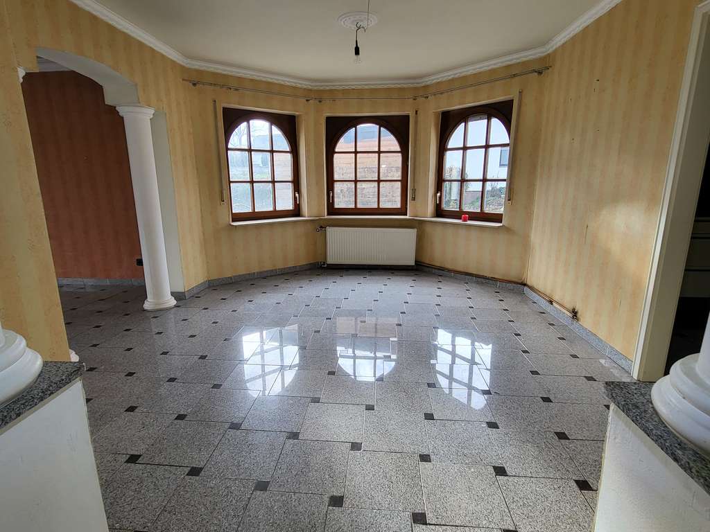 Immobilie in Buchen (Odenwald) - Großzügiges Zweifamilienhaus  -ruhige Wohnlage- - Bild 2