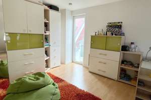 Großzügiges Reihenendhaus mit 7 Zimmern und 2 PKW  Stellplätze – Die vollständige Adresse der Immobilie erhältst du vom Anbieter., 70378 Hofen, Stuttgart – Vorschaubild 9