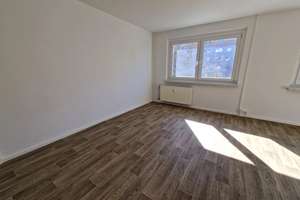1-Zimmer-Wohnung im 2. Obergeschoss zu vermieten – Ringstraße 135, 4209 Grünau-Mitte, Leipzig – Vorschaubild 1