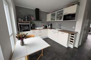 Moderne 3-Zimmer Maisonette mit Balkon, Klimaanlage, Photovoltaikanlage und Außenstellplatz – Adolf-Klarenbach-Straße 18, 40589 Holthausen, Düsseldorf – Vorschaubild 5