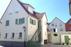Modernisierte 2-Zimmer-EG-Wohnung mit Einbauküche und eigenem Gewölbekeller