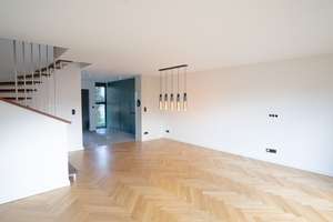 Havelnah wohnen – sehr hochwertig saniertes Reihenmittelhaus in begehrter Lage von Kladow