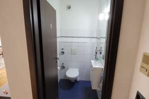 Attraktive 4-Zimmer-Wohnung mit Balkon im 3. OG in Hamburg-Lokstedt – Die vollständige Adresse der Immobilie erhältst du vom Anbieter., 22529 Lokstedt, Hamburg – Vorschaubild 8