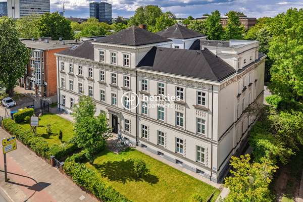Eine Wohnung, viele Möglichkeiten - stilvoll sanierte Altbauwohnung