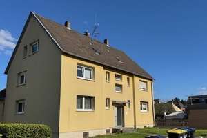 7 Familienhaus mit 6 Garagen und Stellplätzen in guter Lage im Kölner Norden mit einer Rendite von 5
