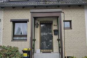 Reihenmittelhaus in Braunschweig-Querum insgesamt 7 Zimmer, Keller und ausgebautem Dachboden – Braunschweig – Vorschaubild 1