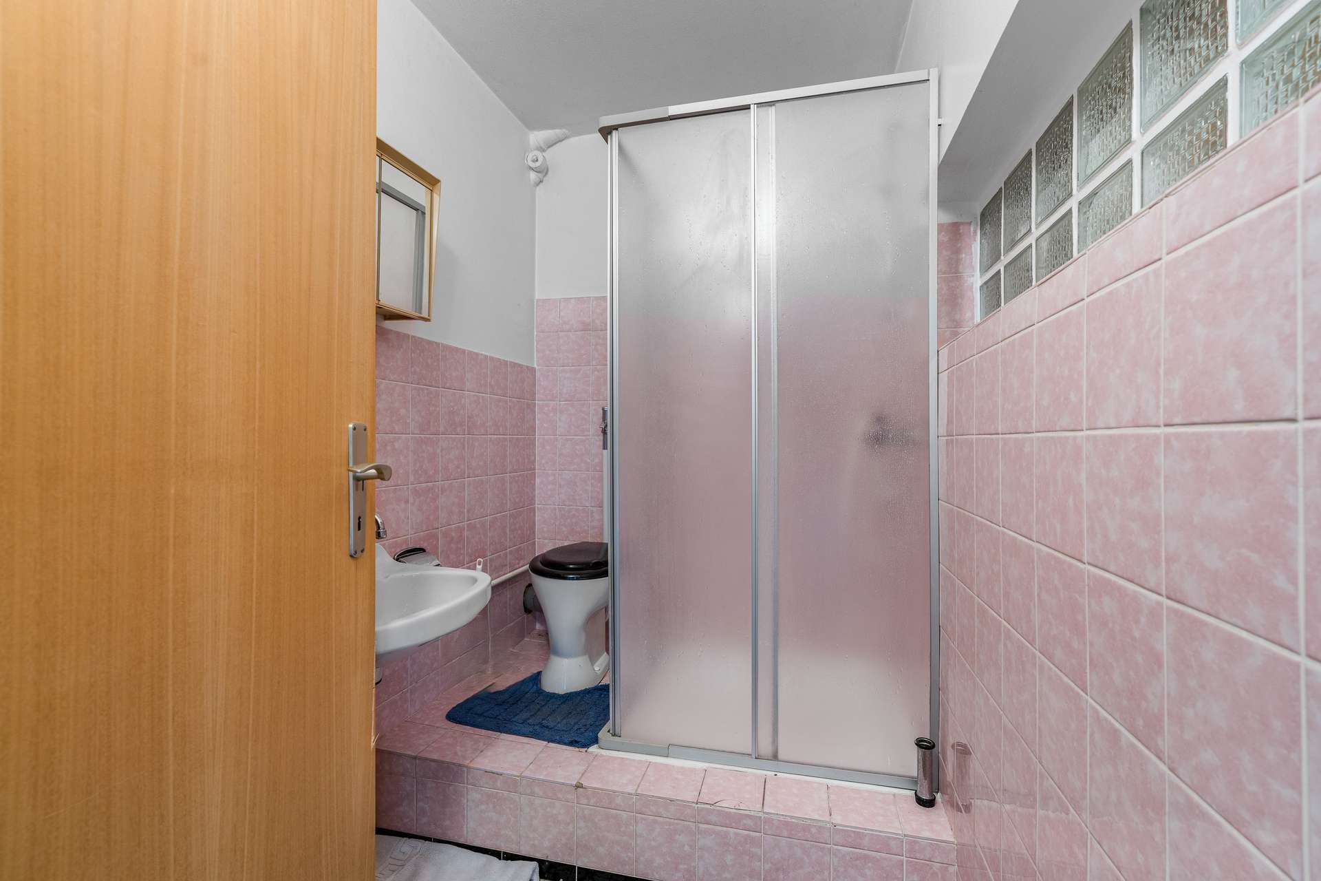 Immobilie in Mengkofen - ***Charmantes Einfamilienhaus mit Potenzial in ruhiger Lage*** - Bild 7