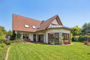 Zweifamilienhaus mit idyllischem Garten und Ausbaureserve – Die vollständige Adresse der Immobilie erhältst du vom Anbieter., 32825 Blomberg – Vorschaubild 3
