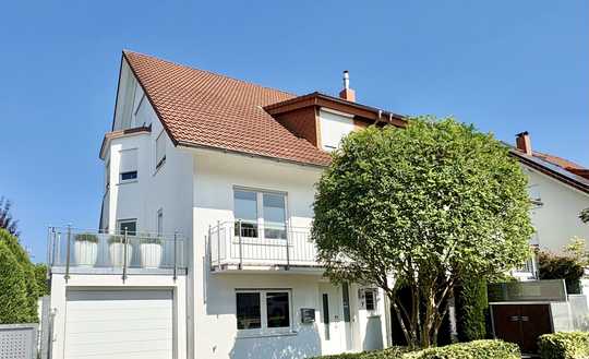 Gepflegte und bezugsfreie DHH in Feldrandlage