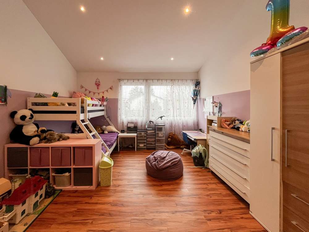 Immobilie in Hofheim am Taunus - Hofheim-Wallau! Wohnen auf 270 m² - top-saniert! 7 Zimmer, 2 Bäder, Garage (2 Stpl.), Dachterrasse! - Bild 5