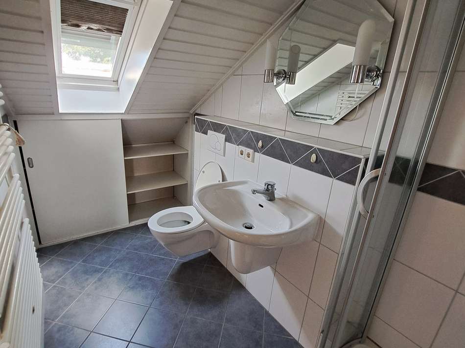 Dachgeschoß Dusch-WC