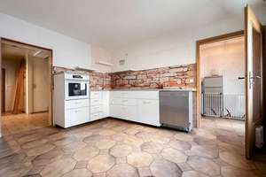 Raum für Ideen: Großzügiges Wohnhaus mit Garage, Hof und Scheune – Die vollständige Adresse der Immobilie erhältst du vom Anbieter., 91452 Wilhermsdorf – Vorschaubild 2