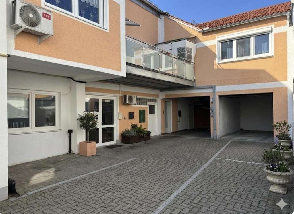 Immobilie in Kösching - Großzügige Eigentumswohnung mit Einliegereinheit Kapitalanlage in zentraler Lage  - Bild 1