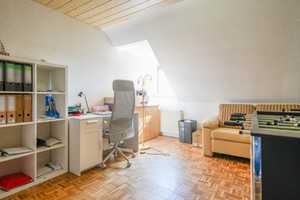 Exklusives Einfamilienhaus – 187 m² Wohnfläche, großer Garten, separate Kinderetage, viel Potenzial. – Mönchengladbach – Vorschaubild 18