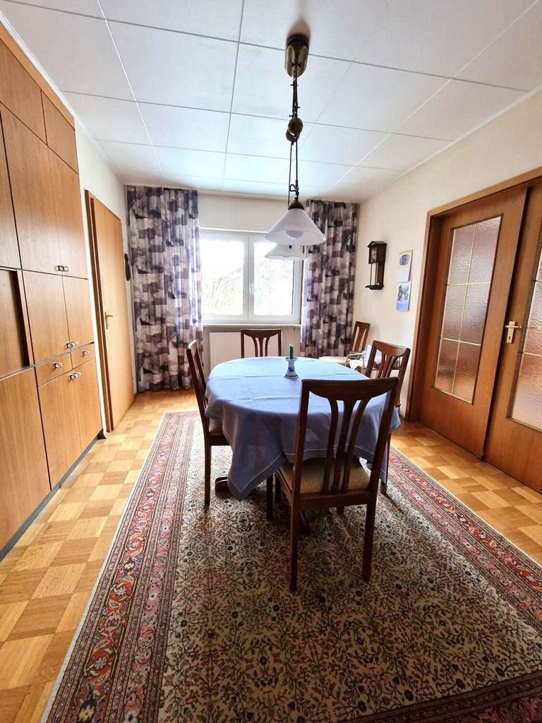 Immobilie in Oberkotzau - Lichtdurchflutetes Einfamilienhaus mit großem Garten und viel Platz für die ganze Familie - Bild 4