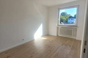 Renovierte 3-Zimmer-Wohnung in Bremerhaven zu vermieten! – Ahnthöhe 15, 27572 Fischereihafen, Bremerhaven – Vorschaubild 3