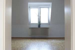 Traum-Altbau mit Parkett, Balkon inkl. Küche – Brucknerallee 127, 41236 Grenzland-Stadion, Mönchengladbach – Vorschaubild 3