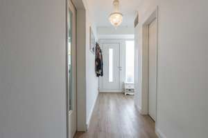 Geräumiges Townhouse mit 6 Zimmer und ausgebautem Dachgeschoss in familienfreundlicher Wohnlage – Die vollständige Adresse der Immobilie erhältst du vom Anbieter., 22397 Duvenstedt, Hamburg – Vorschaubild 4