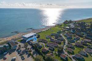 Schönhagen: Renditestarkes Ferienhaus mit 6 Schlafzimmern und saniertem Pool- und Wellnessbereich – Die vollständige Adresse der Immobilie erhältst du vom Anbieter., 24398 Brodersby – Vorschaubild 2