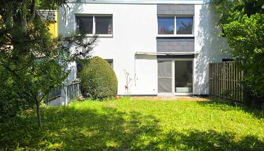 Bild von Wohnen mit Terrasse und naturnahem Außenbereich