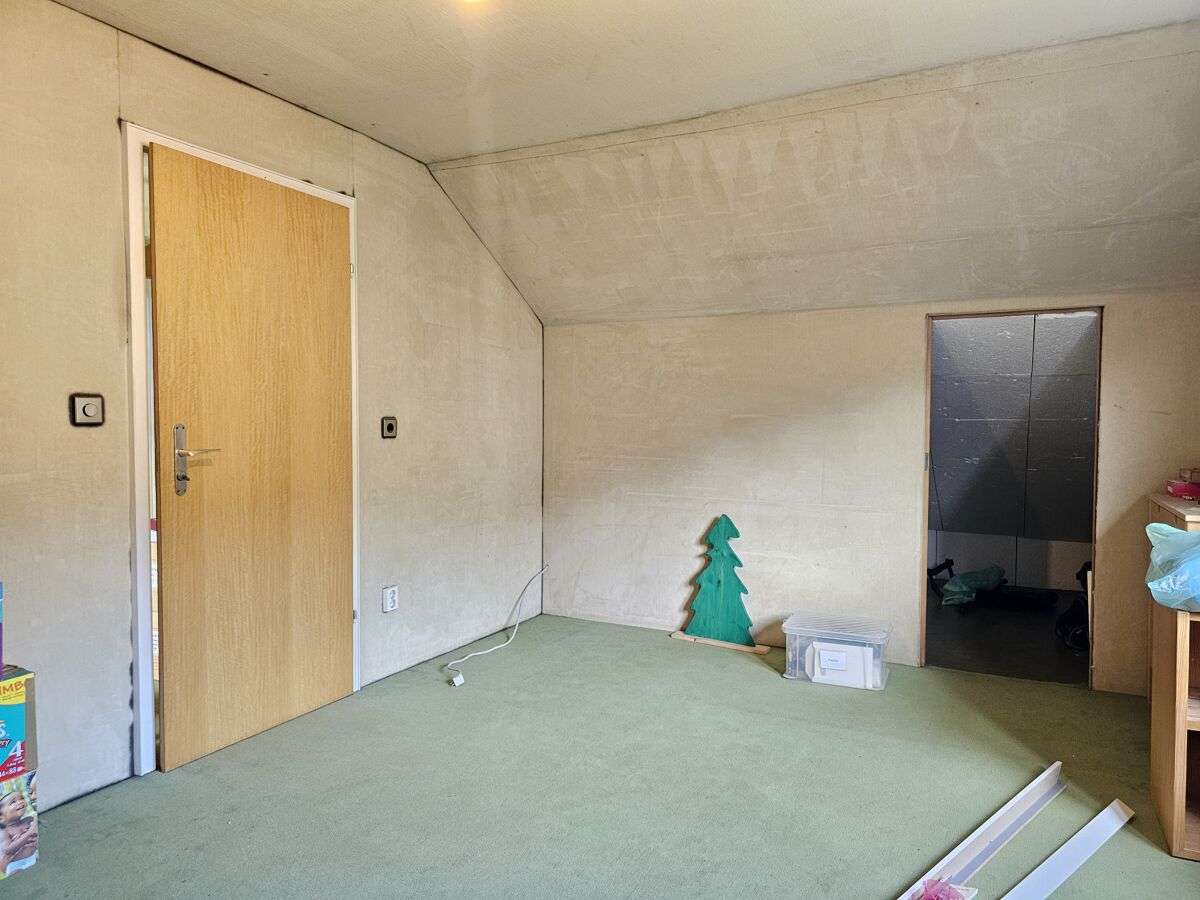 Immobilie in Kämpfelbach - **Kämpfelbach-Ersingen, modernisiertes 1-2 Familien-Haus mit Ausbaupotential, Garten u. 3 Garagen** - Bild 12