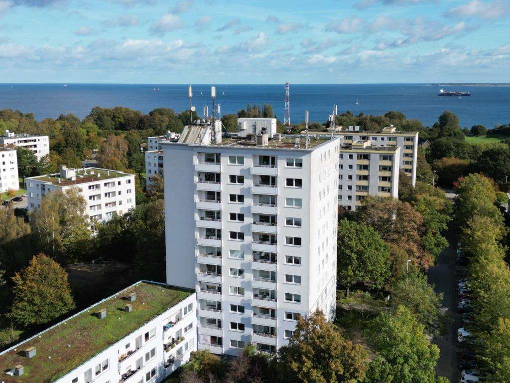 Freie Wohnung im Hochparterre mit Renovierungs- und Modernisierungsbedarf in Schilksee, Kiel – Bild 1